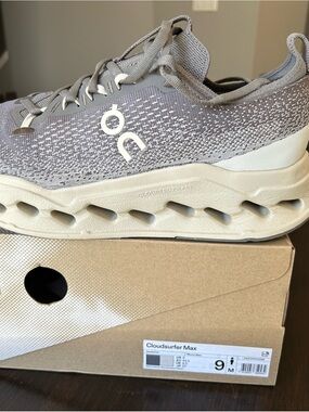 On Running Cloudsurfer Max Men’s Athletic Shoes in Light Gray and Cream